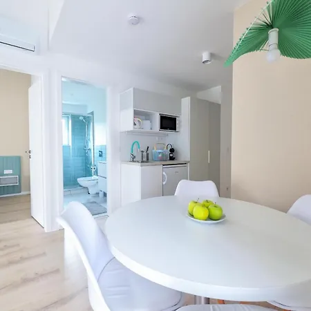 Oliver 2 アパート