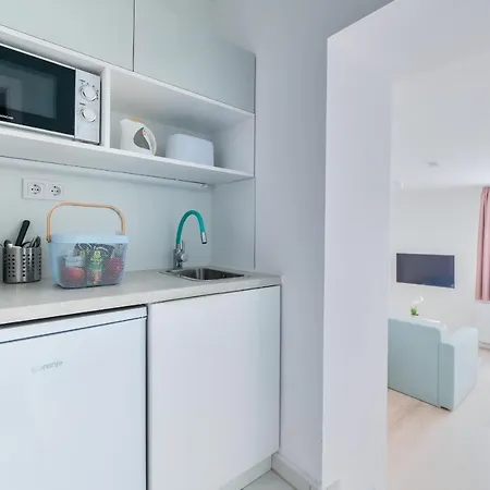 Oliver 2 アパート