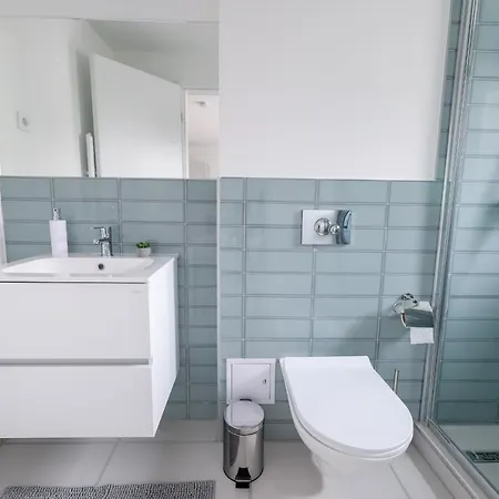 Oliver 2 アパート *