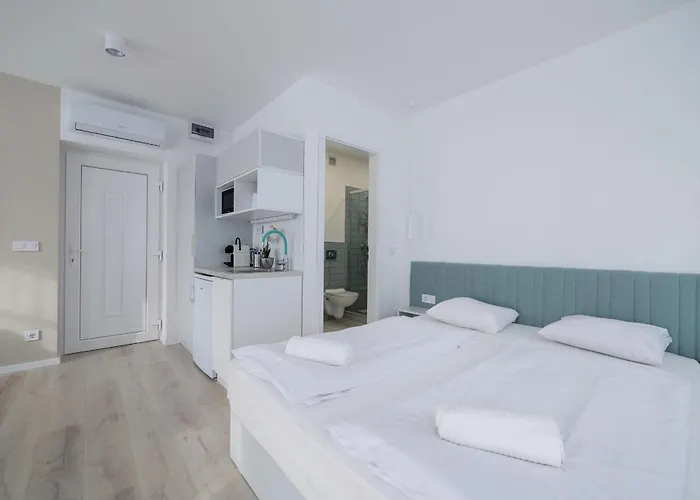 Apartman Oliver 2 *